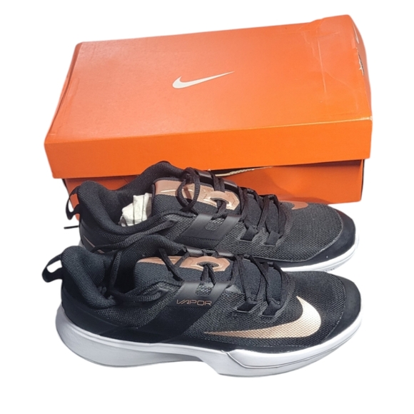 Nike Vapor Lite HC Women’s Tennis Shoes New Size 10 - Picture 2 of 6